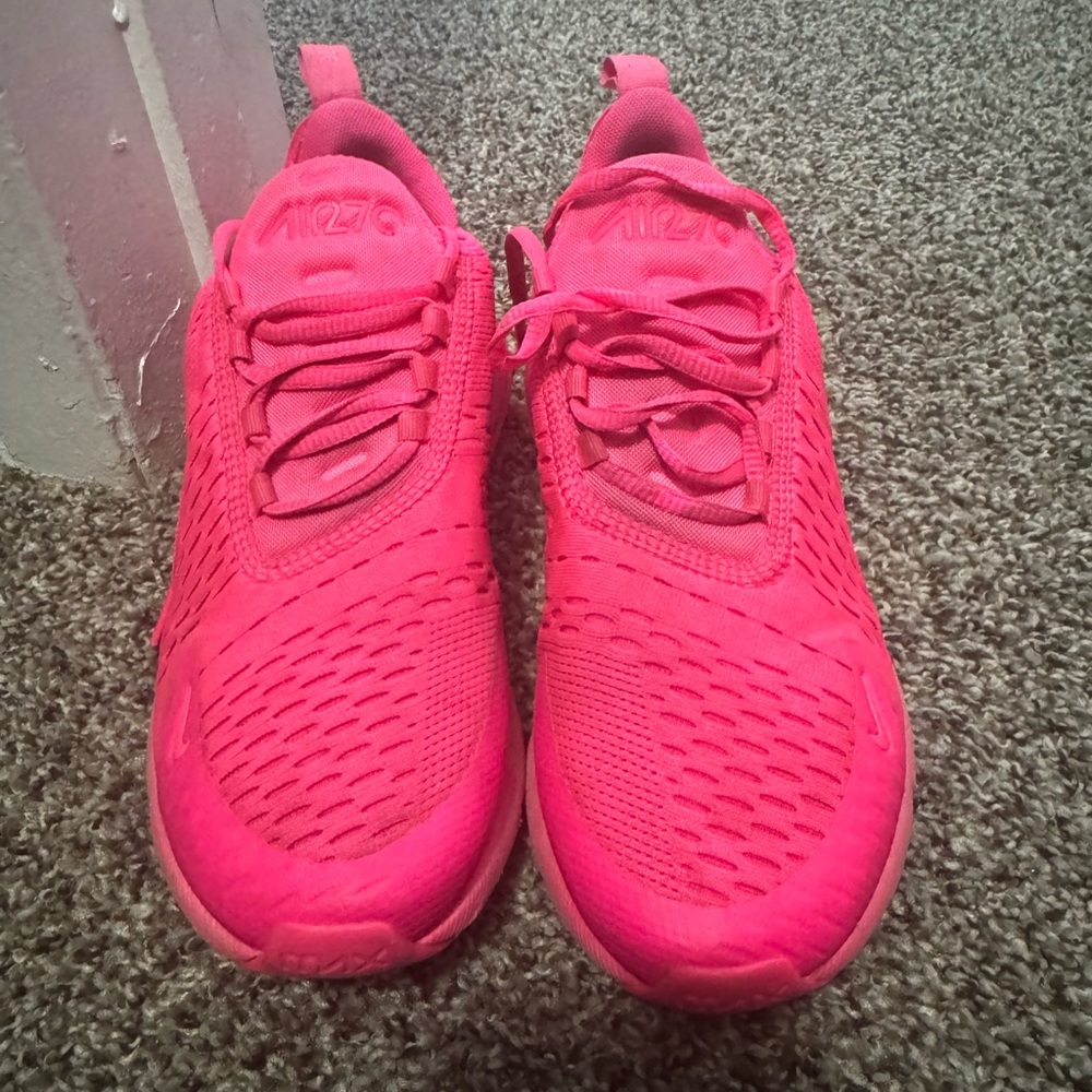 Nike Pink Sneakers with Mesh Upper and Sporty Silhouette